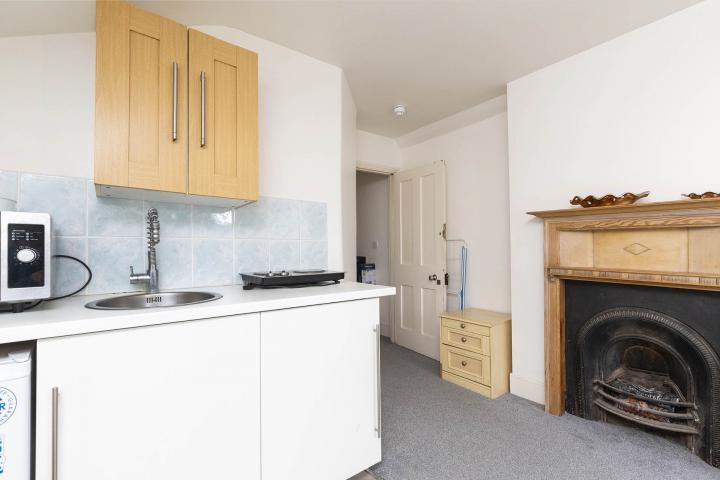 Modern Studio Woodstock Road, Golders Green